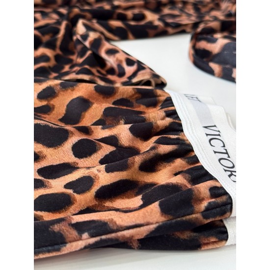 Leopar Desen Kadife Pijama Takımı Leopar Desen Kadife Pijama Takımı