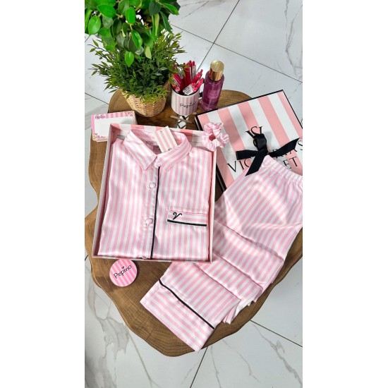 Gömlek Yaka Pembe Çizgili Armani İpek Saten Pijama Takımı Gömlek Yaka Pembe Çizgili Armani İpek Saten Pijama Takımı