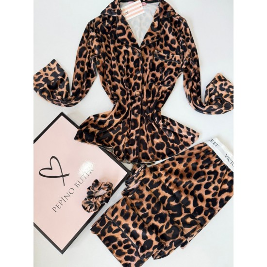 Leopar Desen Kadife Pijama Takımı Leopar Desen Kadife Pijama Takımı