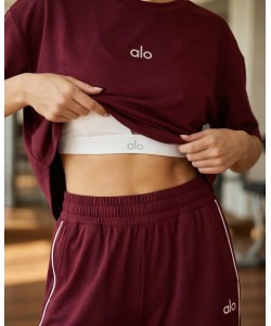 Bordo Eşofman, Crop T-Shirt & Büstiyer Takım Bordo Eşofman, Crop T-Shirt & Büstiyer Takım