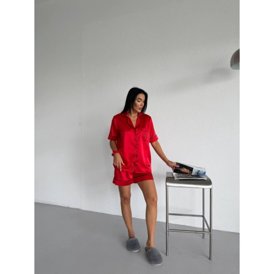 Kırmızı Taş Nakışlı Şortlu İpek Saten Takım Kırmızı Taş Nakışlı Şortlu İpek Saten Takım