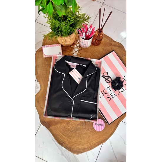 Siyah Armani İpek Saten Pijama Takımı Siyah Armani İpek Saten Pijama Takımı