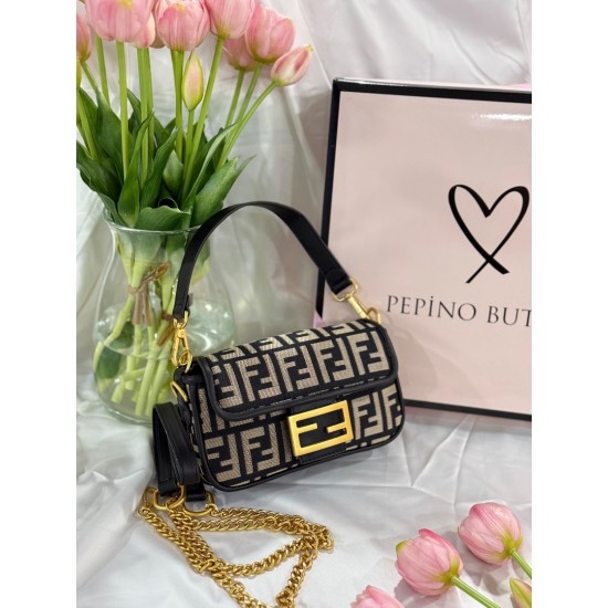 Fendi Siyah Gold Zincirli Omuz Kol Çanta