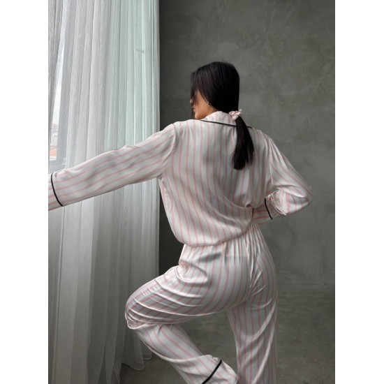 Pembe Çizgili Armani Saten Pijama Takımı Pembe Çizgili Armani Saten Pijama Takımı