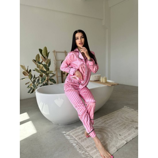 Pembe Çizgili İpek Saten Pijama Takımı Pembe Çizgili İpek Saten Pijama Takımı