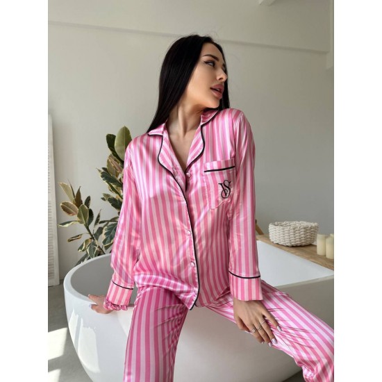 Pembe Çizgili İpek Saten Pijama Takımı Pembe Çizgili İpek Saten Pijama Takımı