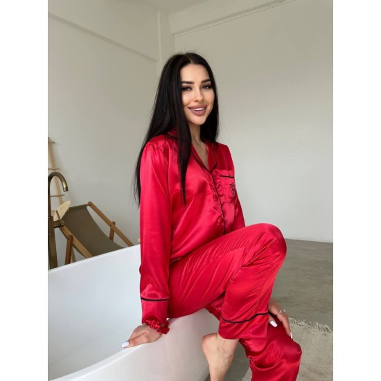 Kırmızı nakışlı ipek saten pijama takım Kırmızı nakışlı ipek saten pijama takım