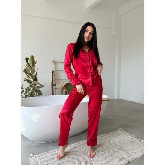 Kırmızı nakışlı ipek saten pijama takım Kırmızı nakışlı ipek saten pijama takım