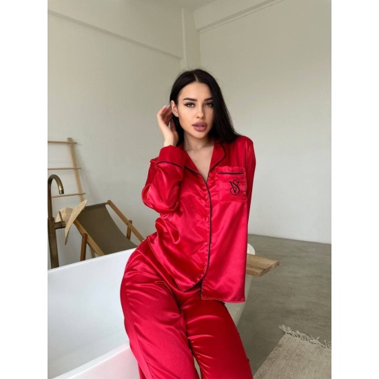 Kırmızı nakışlı ipek saten pijama takım Kırmızı nakışlı ipek saten pijama takım