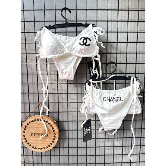 Beyaz Nakışlı Bikini Takım