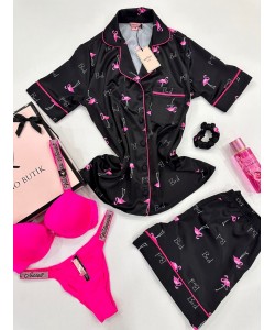 Flamingo Desenli Şortlu Saten Takım & Taşlı Sütyen & Vücut Spreyi Set Flamingo Desenli Şortlu Saten Takım & Taşlı Sütyen & Vücut Spreyi Set